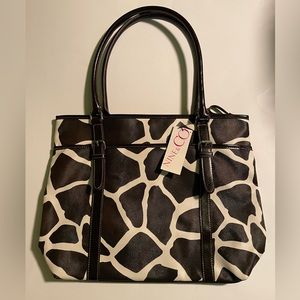 Nine & Co giraffe print dark brown/beige, shoulder bag. $45.